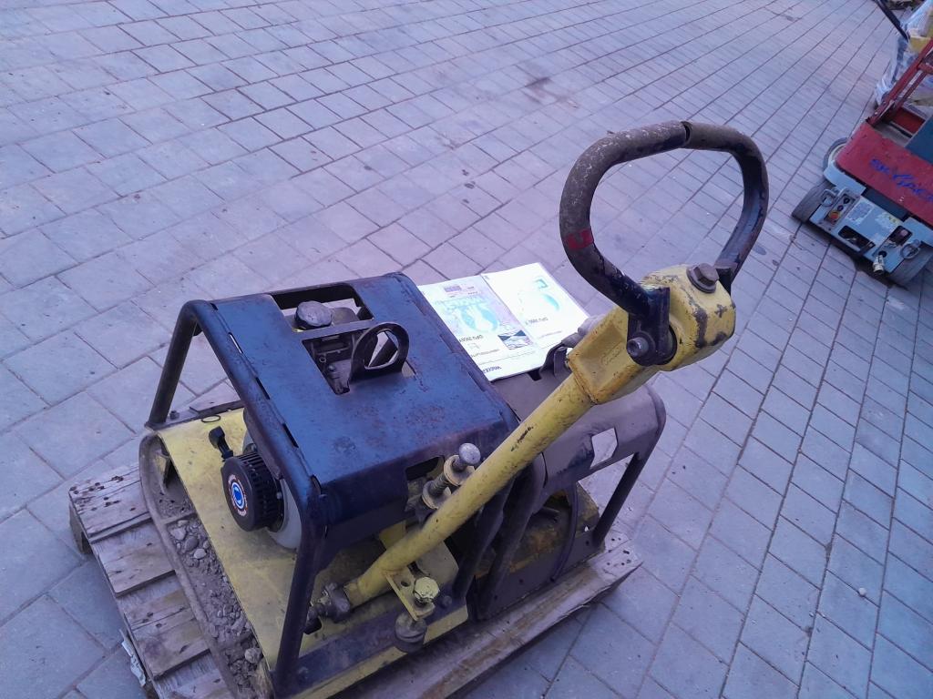 Rüttelplatte - 2000 Wacker DPU 2950Y | Blinto