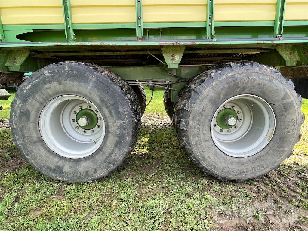 まき Häckselwagen - 2006 KRONE ZX45 - GD | Blinto