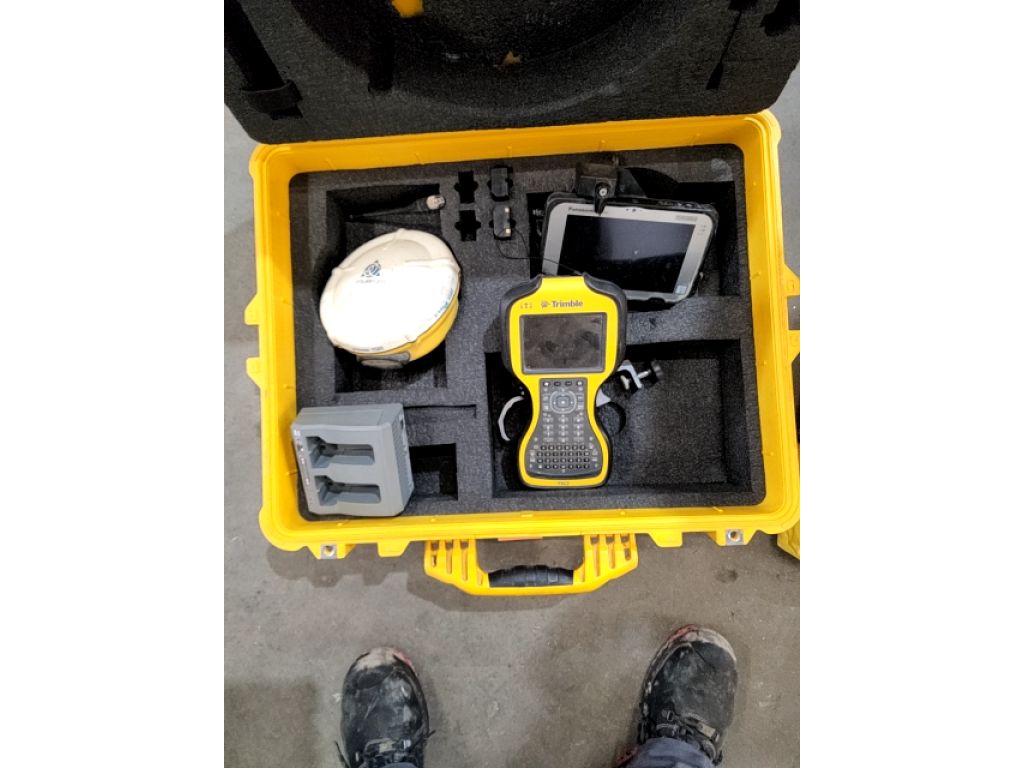 Rover - Trimble SPS 882 (2012) | Blinto