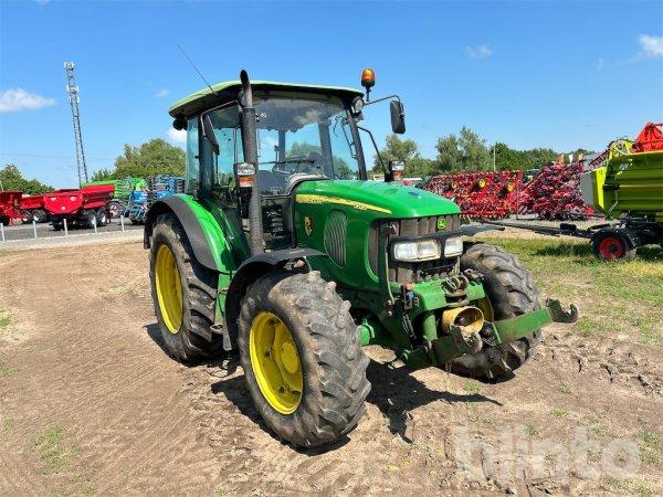 Traktor 2004 John Deere 5620