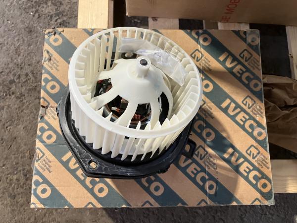 Geblsemotor IVECO Innenraumgeblse Geblsemotor IVECO 42562717