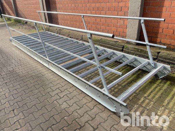 Stahltreppe/Wangentreppe (18 Stufen, mit beidseitigem Geländer)