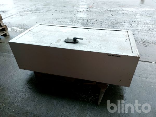 Tresor MELSMETALL EC-B-15 (2004)